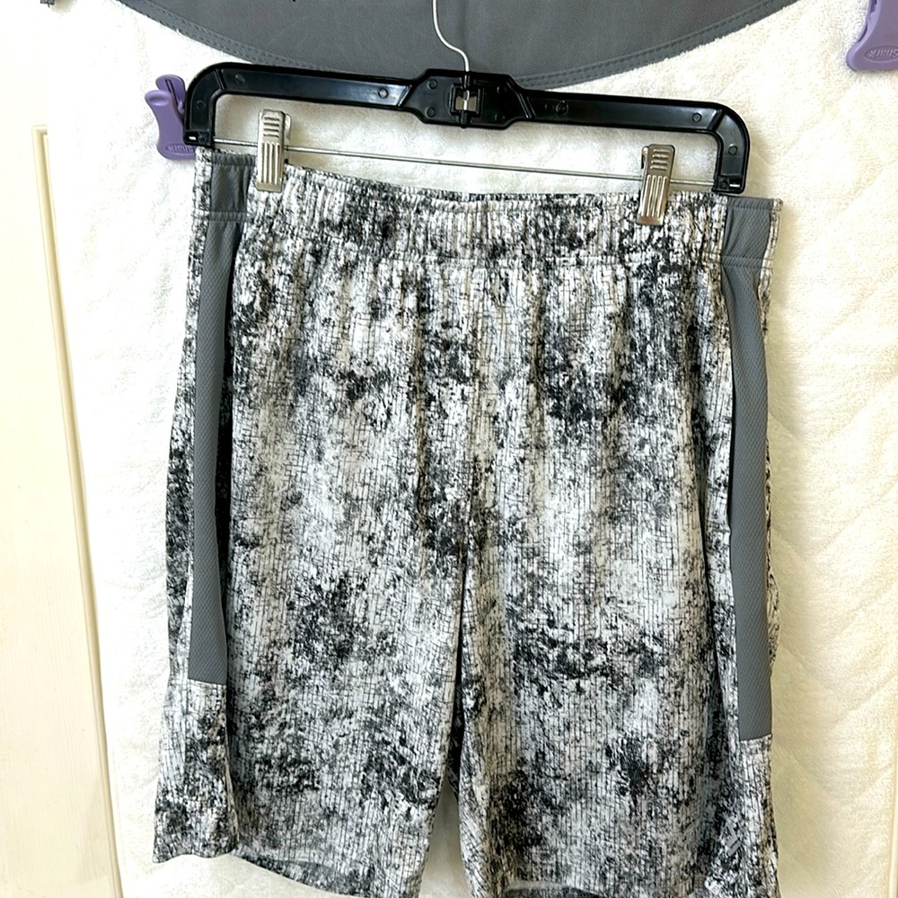 Men’s medium Old Navy athletic shorts.